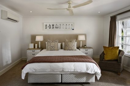 Slaapkamer wanddecoraties voor verschillende stijlen