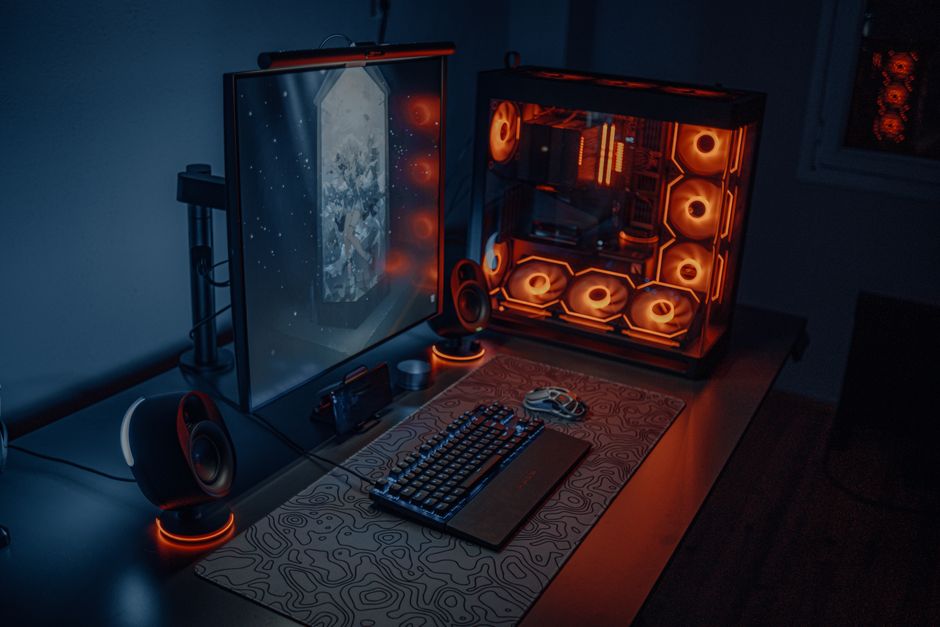 Oude spelklassiekers op fel verlichte tv. Oude spelklassiekers op fel verlichte tv.