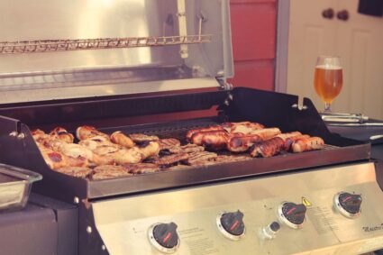 Organiseer de ultieme achtertuinbarbecue: tips voor een vlekkeloze voorbereiding