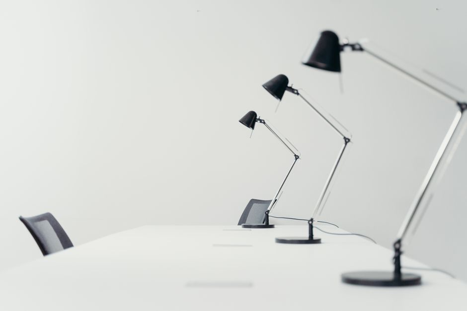 Gezellige herfsthoek met energiebesparende LED-verlichting. Gezellige herfsthoek met energiebesparende LED-verlichting.